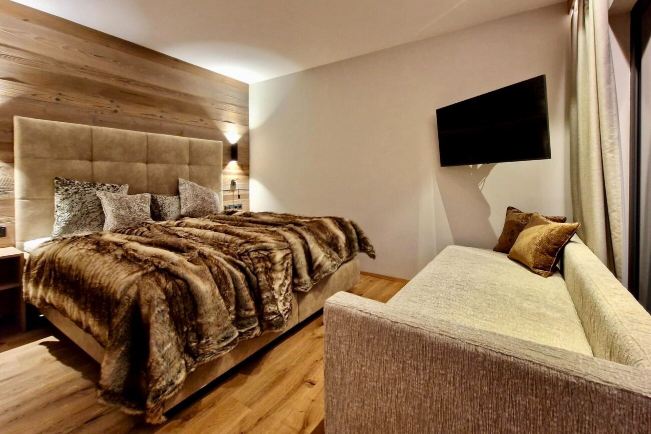 Bergchalet am Arlberg - Schlafzimmer mit Bad/WC - das schönste Luxus-Chalet am Arlberg auf 1.500 m in Österreich